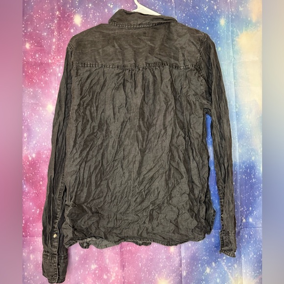 Riley & Rae blouse 🛍 - Picture 2 of 3